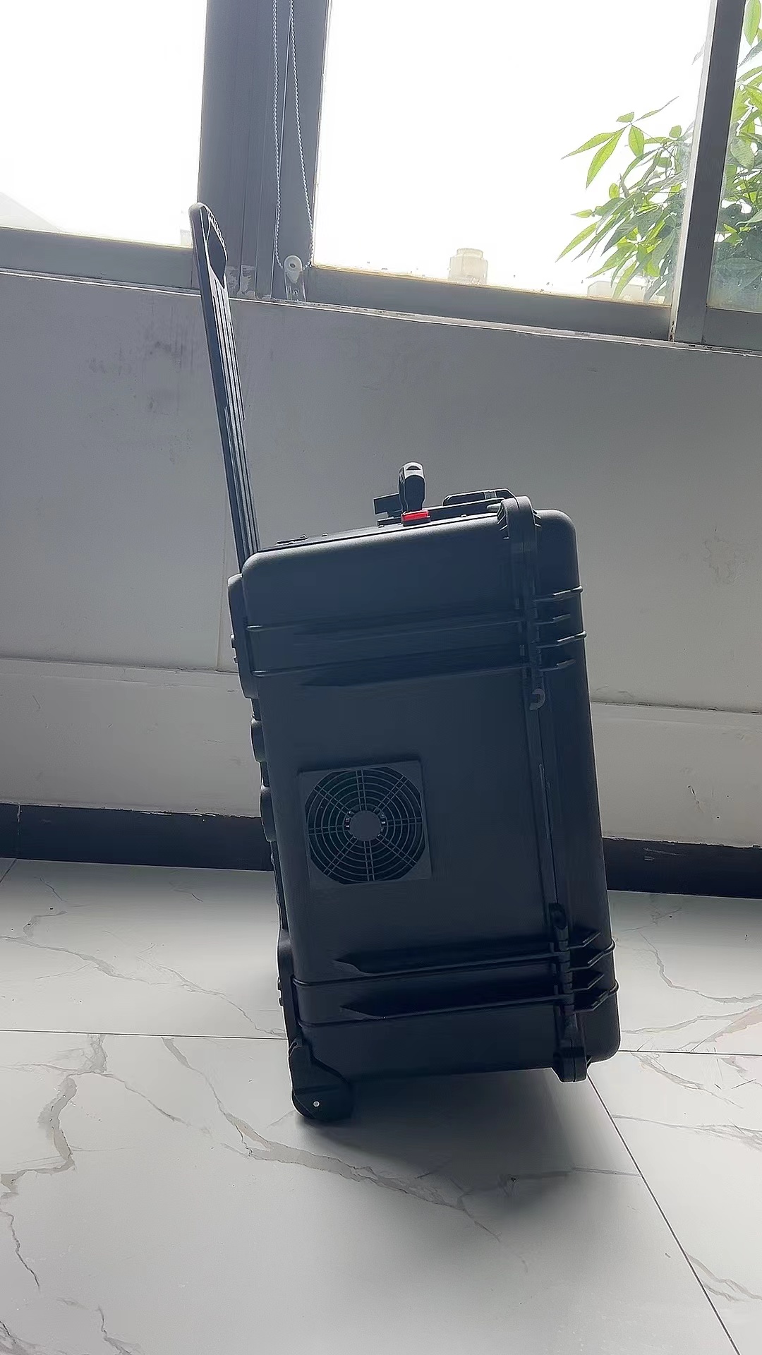 蓬安手拉箱型移动通信干扰器